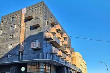 ホテル Maboneng City Building Free Wifi And Swimming Pool