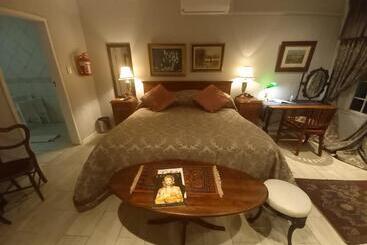 پانسیون Michaelangelo Guest House