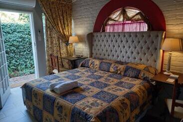 پانسیون Michaelangelo Guest House