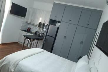 پانسیون Nikita S Self Catering Haven 2