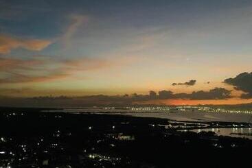 Quayside Condo Near Airport