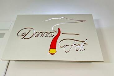 تختخواب و صبحانه Donna Felì
