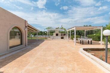 تختخواب و صبحانه Hasamami Eco Trullo, Ostuni Luxury Suite