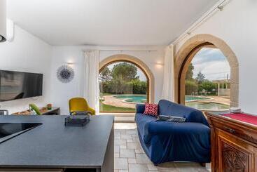 تختخواب و صبحانه Hasamami Eco Trullo, Ostuni Luxury Suite