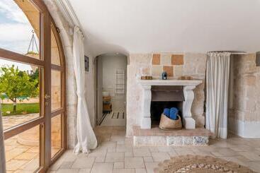 تختخواب و صبحانه Hasamami Eco Trullo, Ostuni Luxury Suite