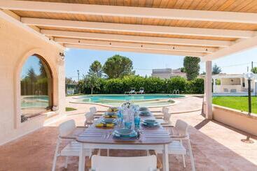 تختخواب و صبحانه Hasamami Eco Trullo, Ostuni Luxury Suite