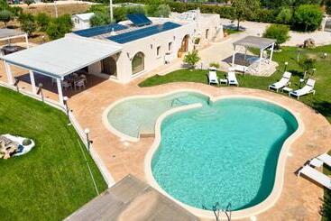 تختخواب و صبحانه Hasamami Eco Trullo, Ostuni Luxury Suite