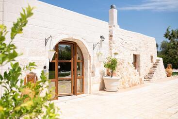 تختخواب و صبحانه Hasamami Eco Trullo, Ostuni Luxury Suite