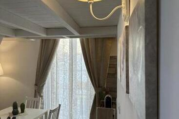تختخواب و صبحانه Relais Medea