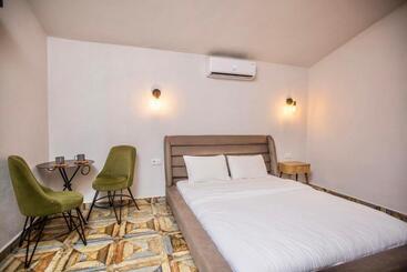 تختخواب و صبحانه Sapancaminihouse