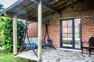 تختخواب و صبحانه Sapancaminihouse
