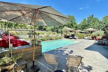 پانسیون Maison D Hôtes De Charme Le Clos De La Fontaine Piscine & Spa