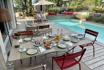 پانسیون Maison D Hôtes De Charme Le Clos De La Fontaine Piscine & Spa