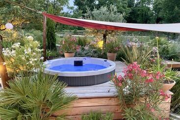 پانسیون Maison D Hôtes De Charme Le Clos De La Fontaine Piscine & Spa