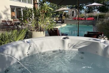 پانسیون Maison D Hôtes De Charme Le Clos De La Fontaine Piscine & Spa