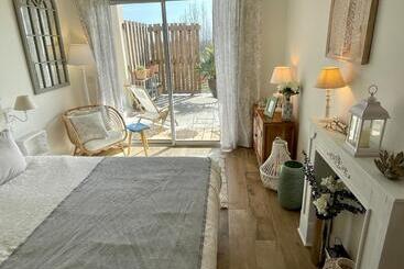 پانسیون Maison D Hôtes De Charme Le Clos De La Fontaine Piscine & Spa