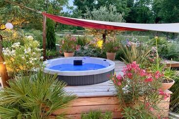 پانسیون Maison D Hôtes De Charme Le Clos De La Fontaine Piscine & Spa