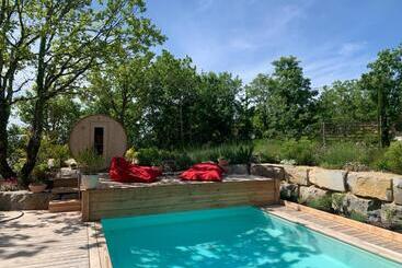 پانسیون Maison D Hôtes De Charme Le Clos De La Fontaine Piscine & Spa