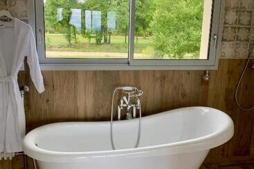 پانسیون Maison D Hôtes De Charme Le Clos De La Fontaine Piscine & Spa