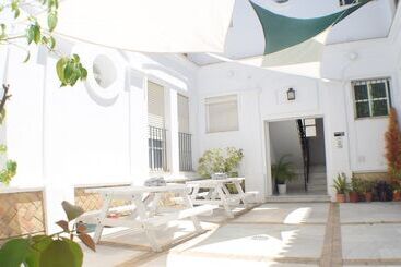 هاستل Hostal Baobab