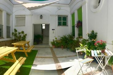 هاستل Hostal Baobab