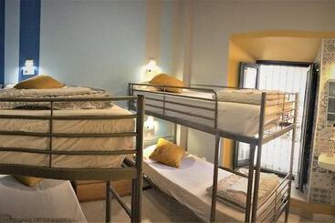 هاستل Hostal Baobab