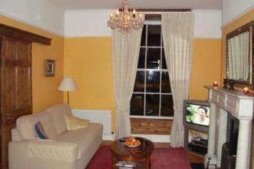 Huband House B&b