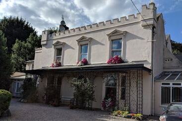 تختخواب و صبحانه Belvedere Lodge