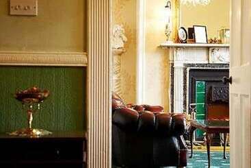 تختخواب و صبحانه Belvedere Lodge