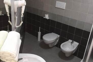 تختخواب و صبحانه Central Station Inn   Hostel