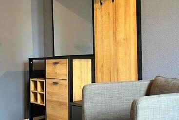 Blue Doors Hostel Ktv