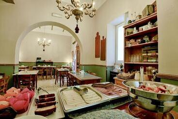 مسافرخانه Maria Giovanna Guest House