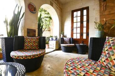 مسافرخانه Maria Giovanna Guest House