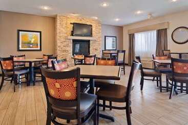 هتل Best Western Plus Eagleridge Inn & Suites