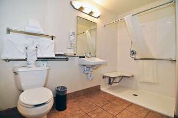 هتل Best Western Plus Eagleridge Inn & Suites