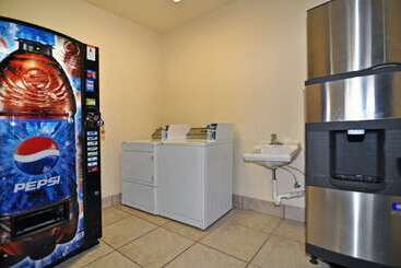 هتل Best Western Plus Eagleridge Inn & Suites