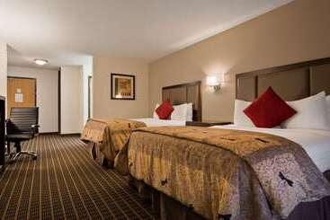 هتل Best Western Plus Eagleridge Inn & Suites