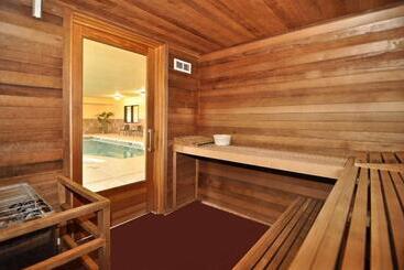 هتل Best Western Plus Eagleridge Inn & Suites