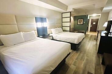 هتل Best Western Plus Jfk Inn & Suites
