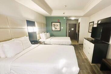 هتل Best Western Plus Jfk Inn & Suites
