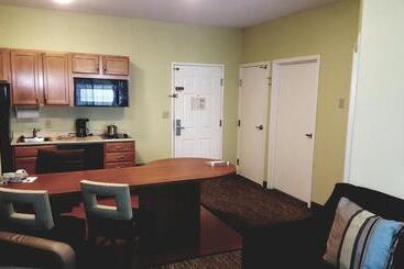 هتل Candlewood Suites Oklahoma City Moore, An Ihg