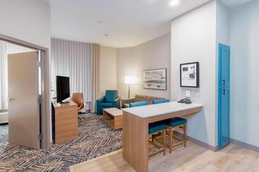 هتل Candlewood Suites Oklahoma City Moore, An Ihg