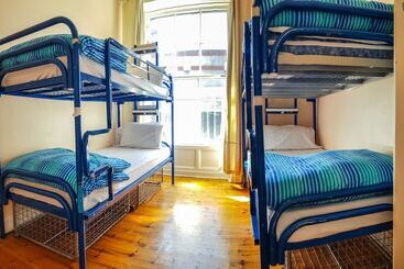 هتل Four Courts Hostel