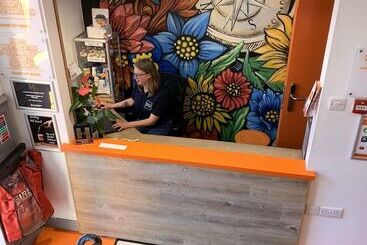 هتل Galway City Hostel   Solo Traveller Hostel
