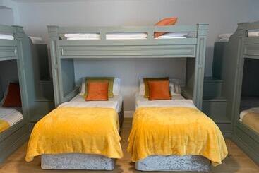 هتل Lanigan S Accommodation