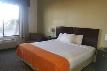 هتل Spark By Hilton Phoenix East Mesa