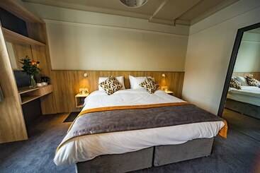 هتل The Old Quarter Townhouse