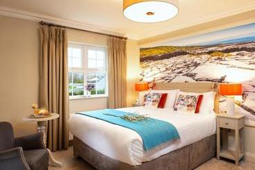 هتل The Wild Atlantic Lodge