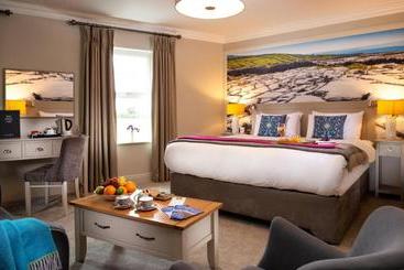 هتل The Wild Atlantic Lodge