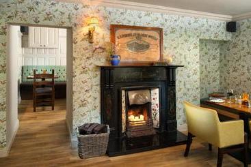 هتل The Wild Atlantic Lodge